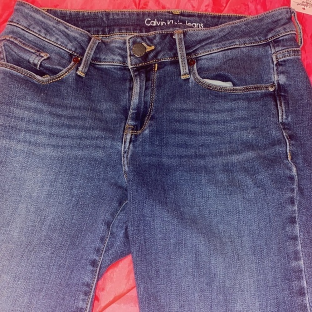Calvin Klein Ultimate Skinny Jeans like new 4 x 30 blue in color CK designer